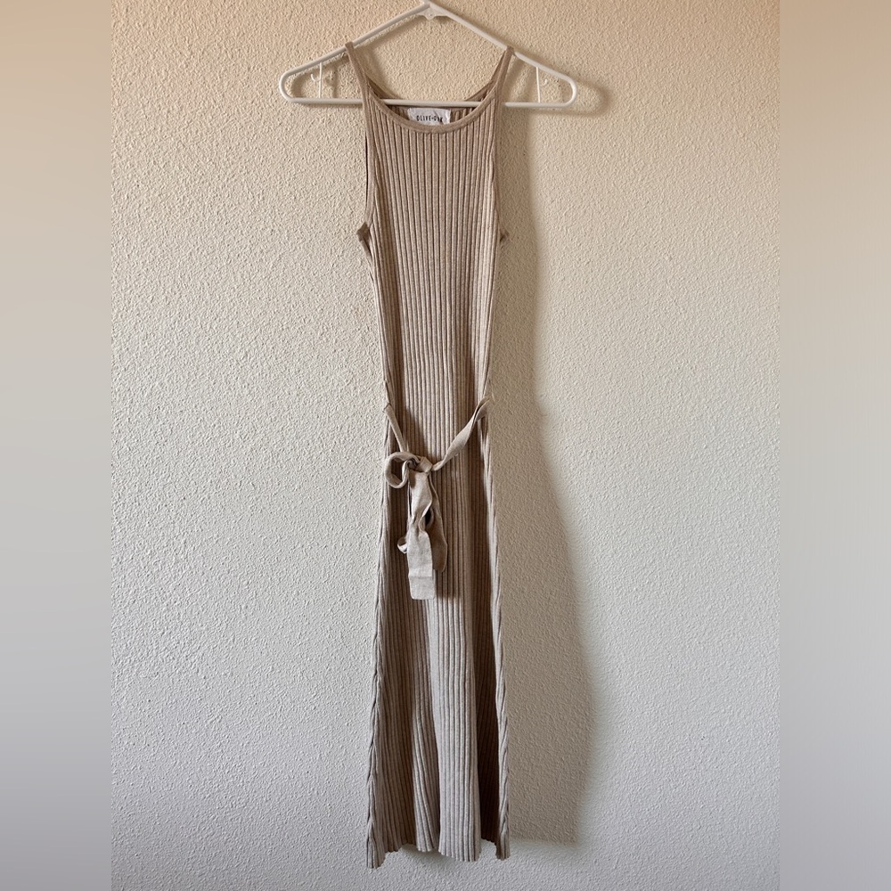 OLIVE & OAK Ribbed Midi Dress XSmall Beige Minimalist Contemporary Capsule Fall